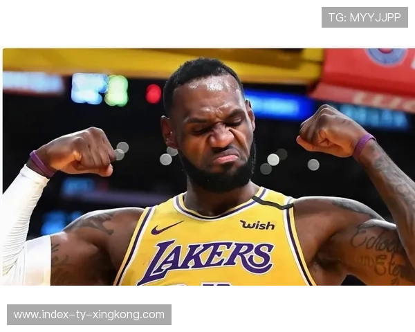 NBA湖人替补外线命中让比分胶着，关键时刻展现非凡实力